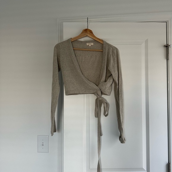 OZMA Gray Long Sleeve Crop Top (brand new!) - Picture 2 of 3